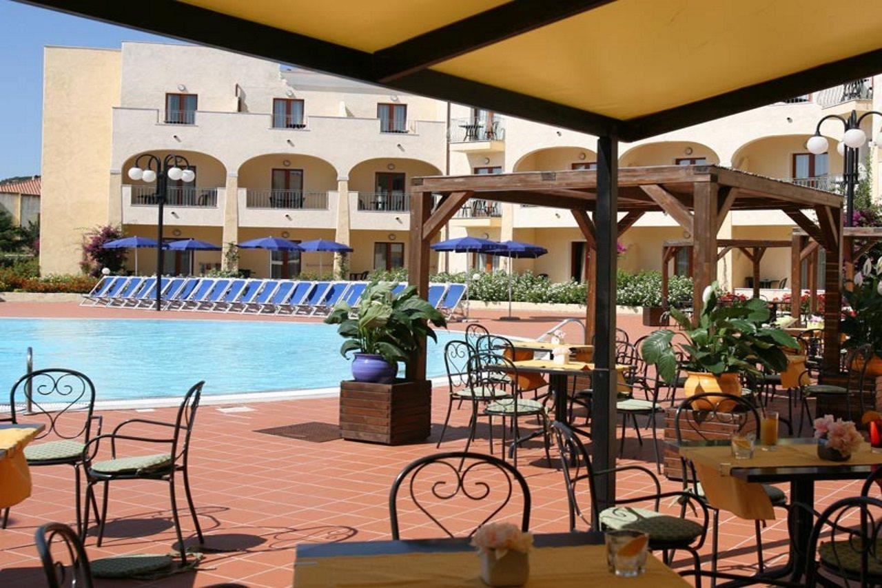 Blu Hotel Morisco Village Cannigione Esterno foto